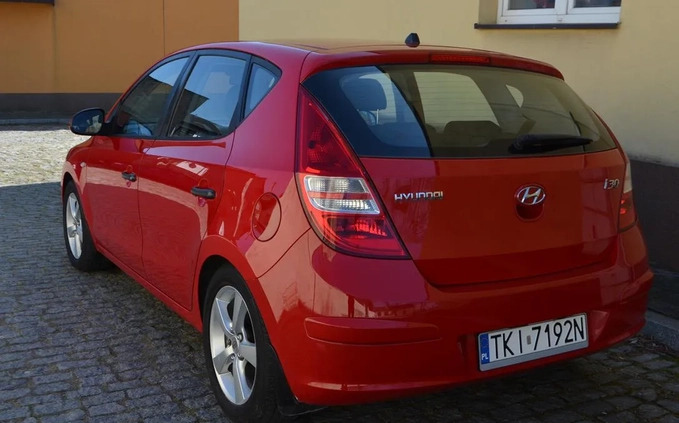 Hyundai I30 cena 15900 przebieg: 174000, rok produkcji 2009 z Radlin małe 352